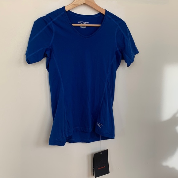 BNWT Arc’teryx Motus Crew SS Women’s | Size Small | Med Blue - Picture 1 of 3